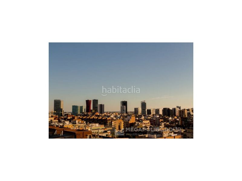 Foto 52123593-e33d-40b9-a98b-afe2d79baf8d. Edifici a Collblanc Hospitalet de Llobregat (L´)