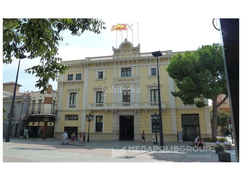 Foto ebf1d69b-2b29-437e-a096-e7ecd647ff30. Edifici a Collblanc Hospitalet de Llobregat (L´)
