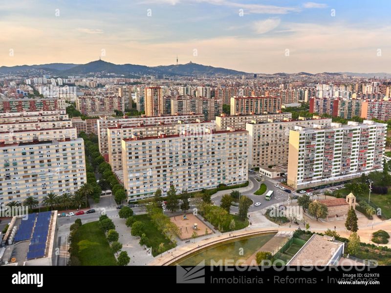 Foto f26173a5-28b2-4d02-87d5-ba6540be851d. Edifici a Collblanc Hospitalet de Llobregat (L´)