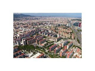 Edifici  Calle graner de. Edifico vacio en venta hospitalet