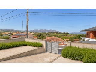 Maison  Calle escultor salcillo(c canal. Casa de una sola planta con vistas a montserrat y potencial de a