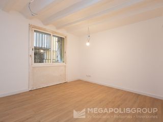 Erdgeschoss  Calle gignas. Local reformado integralmente en el g�tico  c gign�s