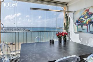 Apartament  N/a. En la primera línea!
