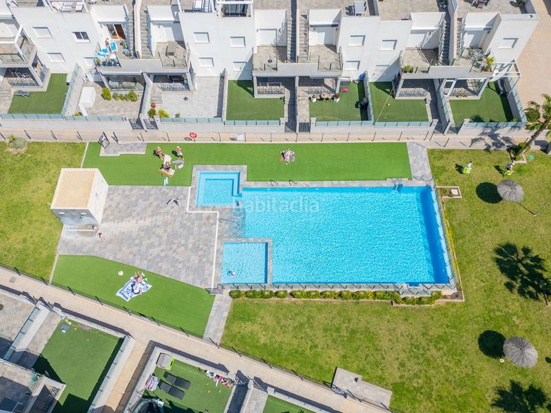 Foto baf30032-7a24-4b3f-904d-470c68d297b3. Àtic amb aparcament piscina a Parque Acuático - Sector 25 Torrevieja