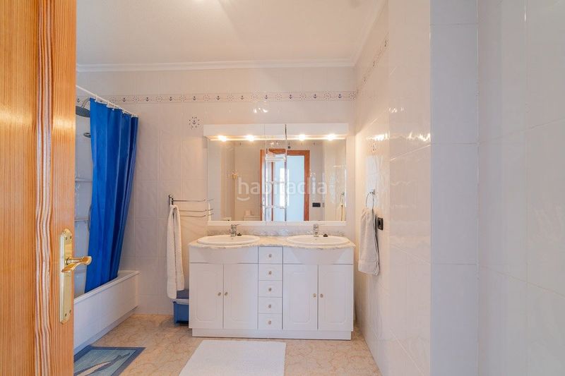 Foto ec787b98-d40e-4cdd-babe-e90e06581f66. Casa adossada amb piscina a Playa Flamenca Orihuela