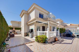 Chalet  N/a. Casa en playa flamenca