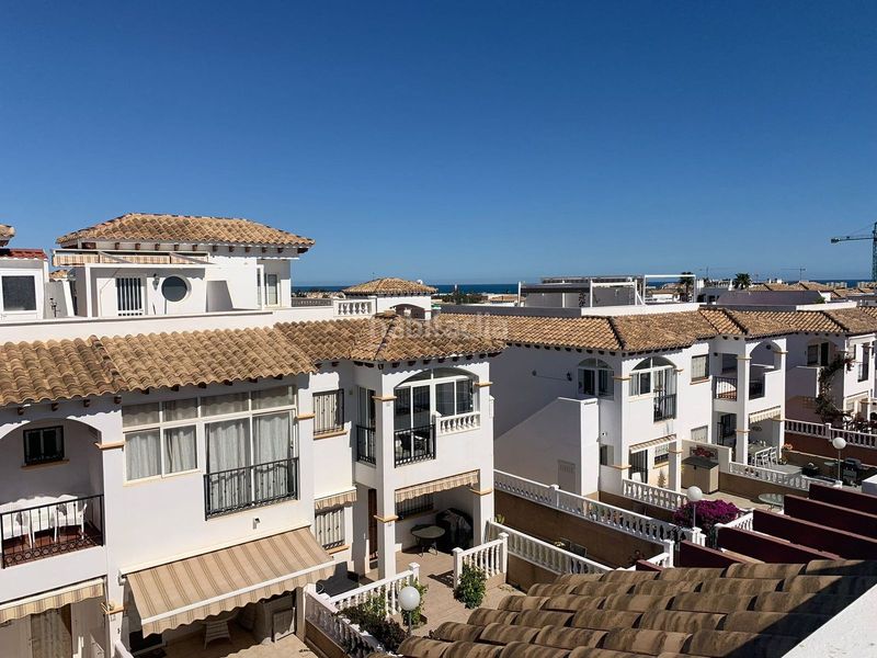 Foto 02ff5e49-3b2f-443f-8382-4cb630890d2a. Casa adossada amb piscina a Los Balcones-Los Altos Torrevieja
