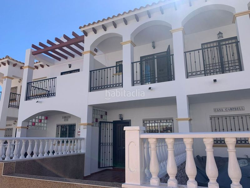 Foto 28d96900-bea0-4ab6-a082-0ce8afdc84f7. Casa adossada amb piscina a Los Balcones-Los Altos Torrevieja