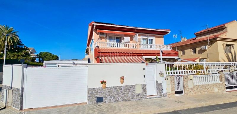 Foto 7c8515f6-fa3d-41ba-9c22-165e211bf5a0. Casa adossada amb aparcament a San Cayetano Torre - Pacheco