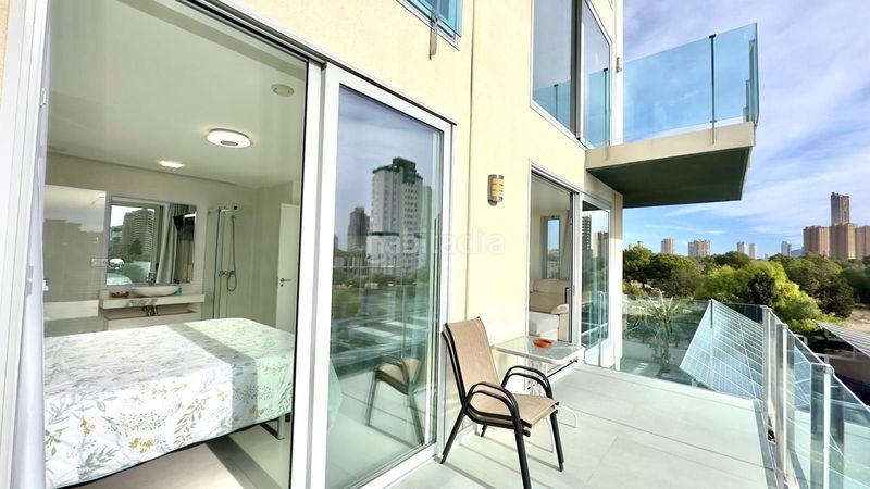 Foto c0d4160f-63e7-4a67-9aa1-438dd728f6c5. Apartament amb piscina a Levante Alto Benidorm
