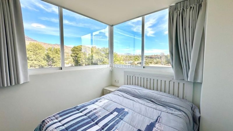 Foto c8df707d-5b34-4550-a502-1d06fb98fa73. Apartament amb piscina a Levante Alto Benidorm