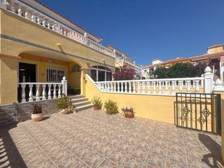 Casa adossada  N/a. Bonita casa adosada en una zona popular!