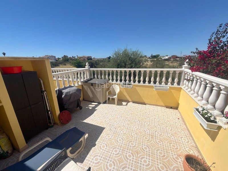Foto a98a723f-6565-411e-a3b8-d17a43386043. Casa adossada amb piscina a La Regia Orihuela