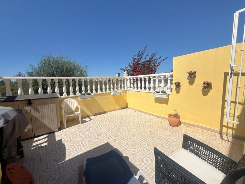 Foto b55dc514-509d-4640-83c1-b512a2f617e2. Casa adossada amb piscina a La Regia Orihuela