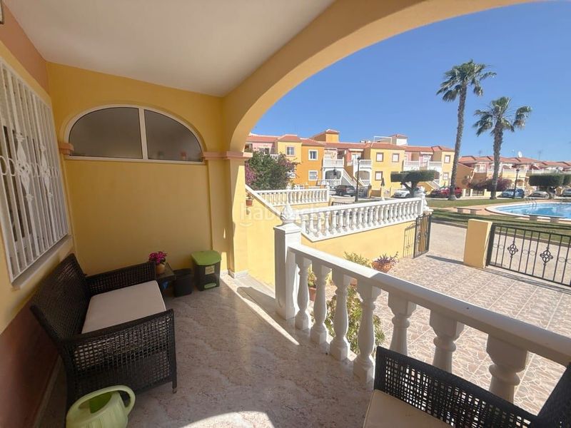 Foto d986338c-bcfa-4bdf-9f43-39de789cb217. Casa adossada amb piscina a La Regia Orihuela