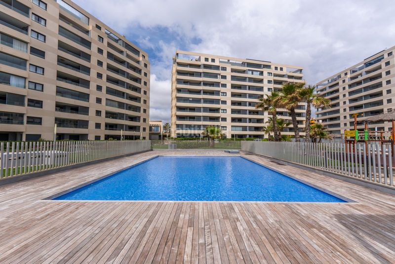 Foto a15cc1d0-dee9-4bf7-a7de-61fd4db6aa9f. Apartament amb aparcament piscina a Punta Prima Torrevieja