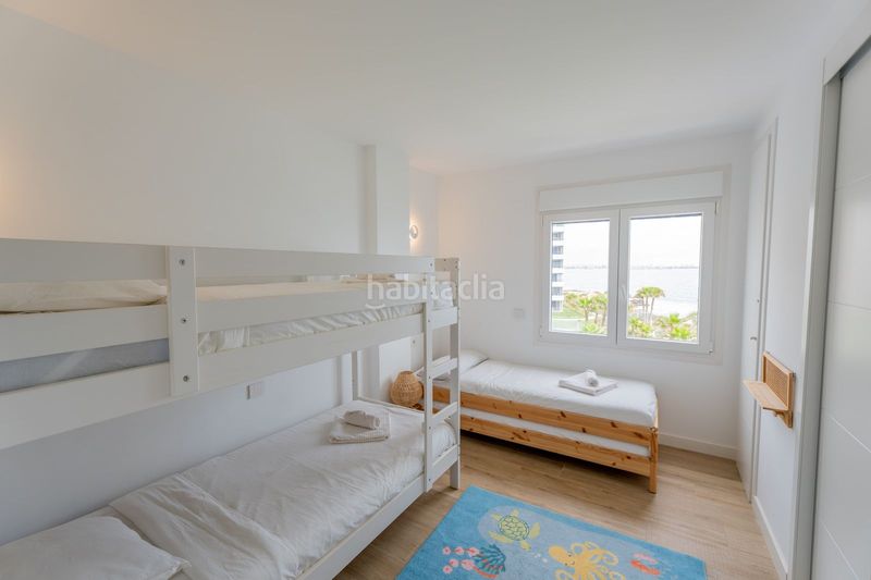 Foto bc6a93a4-adae-42c6-9559-3af99b588e74. Apartament amb aparcament piscina a Punta Prima Torrevieja