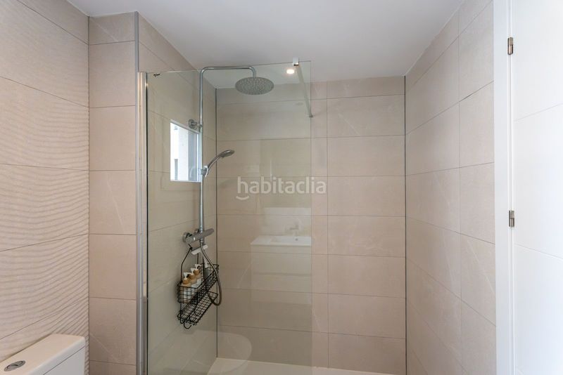 Foto e11f3e10-e9ec-49d3-91a7-f918d3de05cc. Apartament amb aparcament piscina a Punta Prima Torrevieja