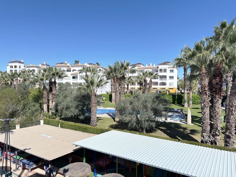 Foto 84c5112f-bfdb-4c22-b78d-01e5a639af7a. Apartament amb piscina a Lomas de Cabo Roig - Los Dolses Orihuela