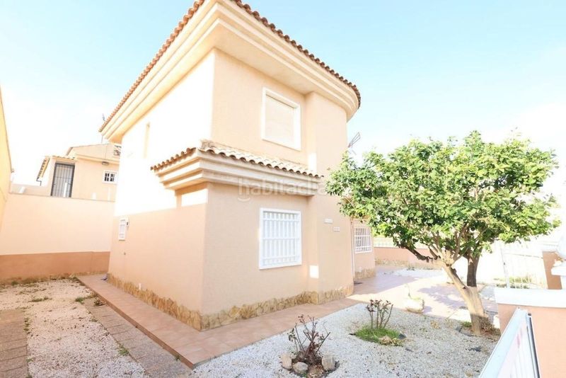 Foto 66437501-8ea2-4518-b342-b6a48914fb1b. Xalet amb piscina a Los Balcones-Los Altos Torrevieja