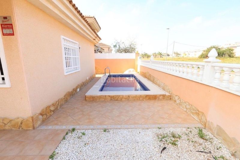 Foto f0f1de58-5ef6-455b-b77c-8e0c74402aee. Xalet amb piscina a Los Balcones-Los Altos Torrevieja