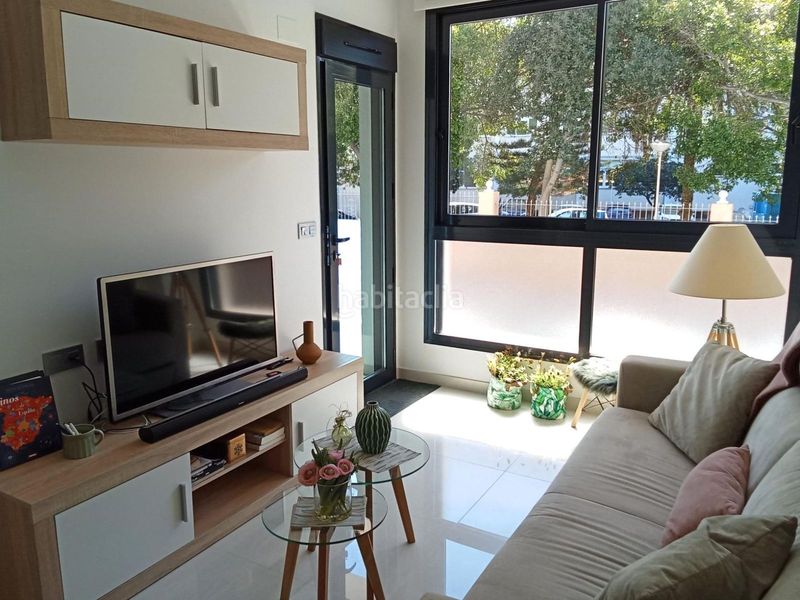 Foto 47ff929e-7b39-4c60-ad1d-d11e22ebce79. Apartament amb aparcament piscina a Antonio Machado Torrevieja
