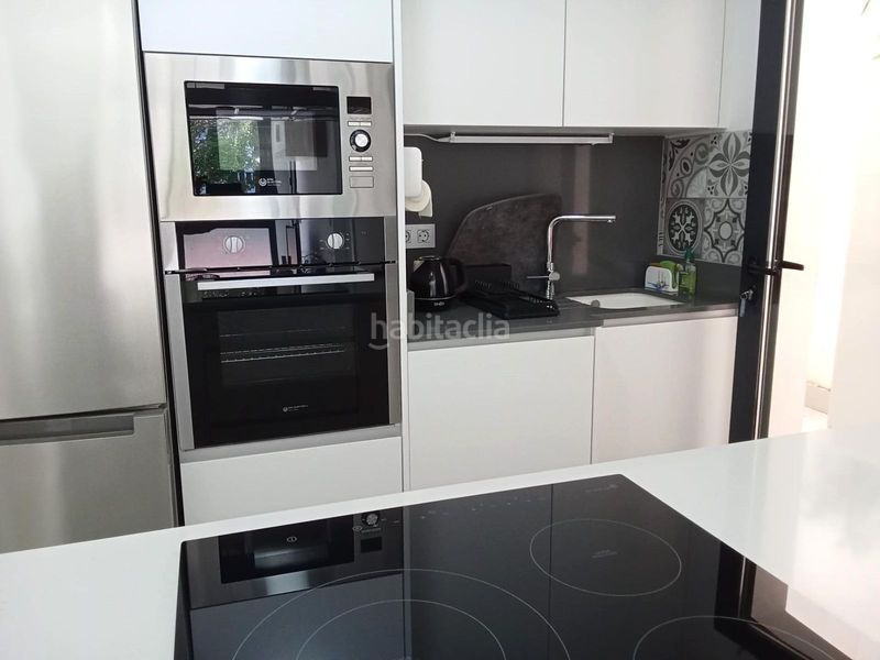 Foto ba128b9e-f21d-487c-a50b-88e60ea5ad83. Apartament amb aparcament piscina a Antonio Machado Torrevieja