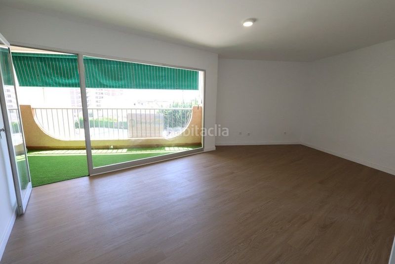 Foto a16d4f45-c732-4ace-9733-8d1f4157cff2. Apartament amb piscina a La Zenia Orihuela