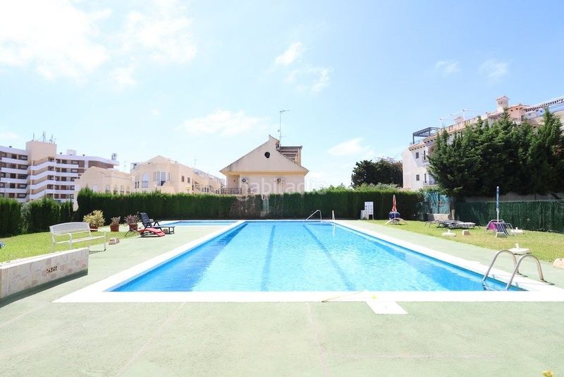Foto e0a538ca-536e-4a85-b6f8-9f8a8e2c0b72. Apartament amb piscina a La Zenia Orihuela