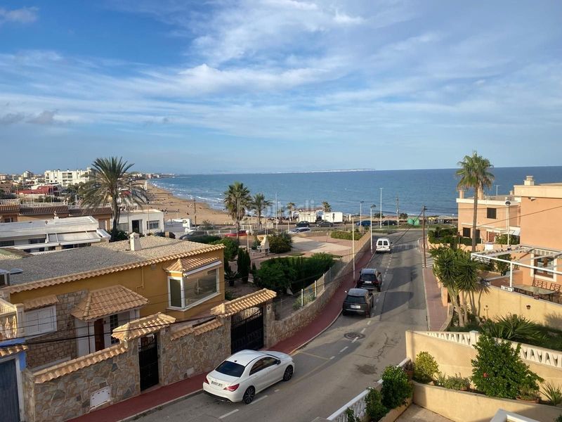 Foto 8110cd2a-06eb-4732-aa1a-9ef2e743dfb5. Casa adossada a Cabo Cervera Torrevieja
