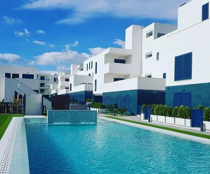 Foto 0a8040ba-5fe1-4a7b-b485-0ac4445c45ba. Apartament amb piscina a Playa Flamenca Orihuela
