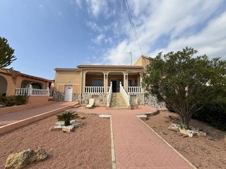 Chalet in Centro de la Ciudad Quesada. Casa en ciudad quesada