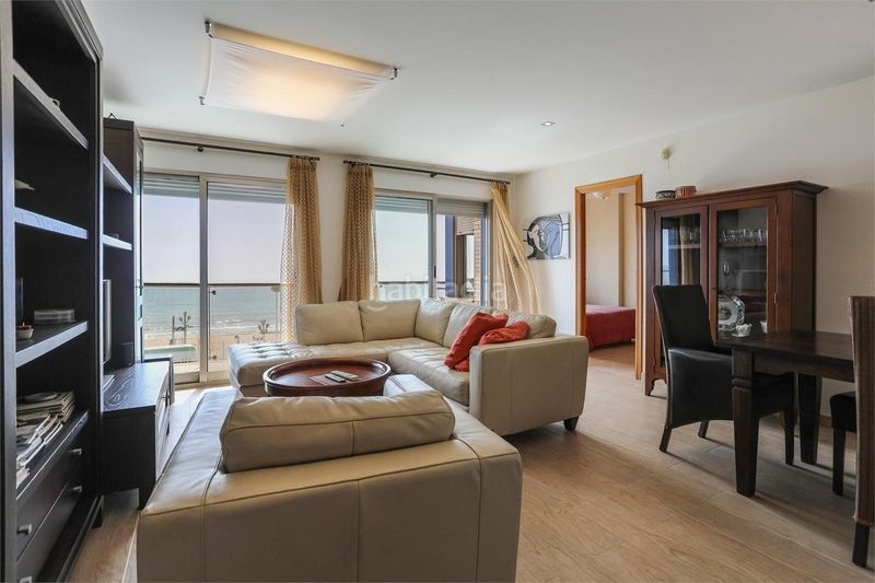 Foto 2e8a5f13-9262-4165-9fc3-814ec32682d8. Apartament amb piscina a Zona Playa de los Locos Torrevieja