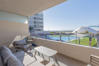 Apartament  N/a. Moderno apartamento cerca de la playa!