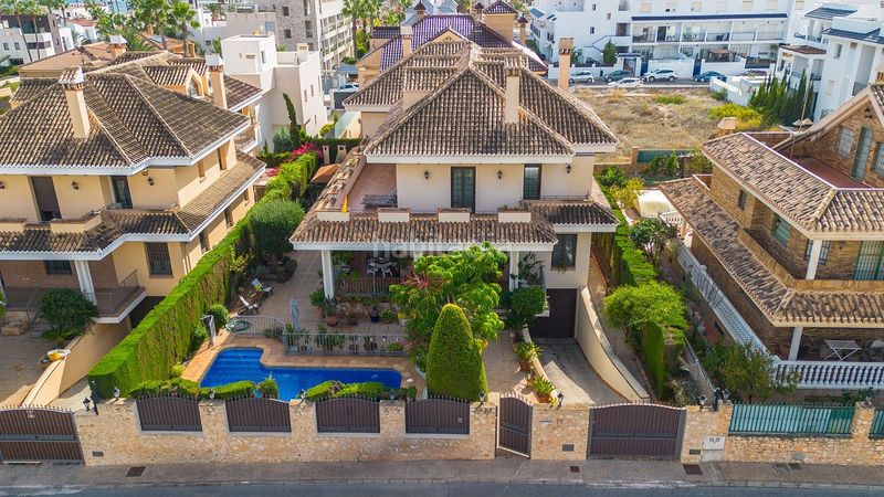 Foto 631a3d85-1866-42b0-8424-d671a90d21cc. Xalet amb aparcament piscina a La Veleta Torrevieja