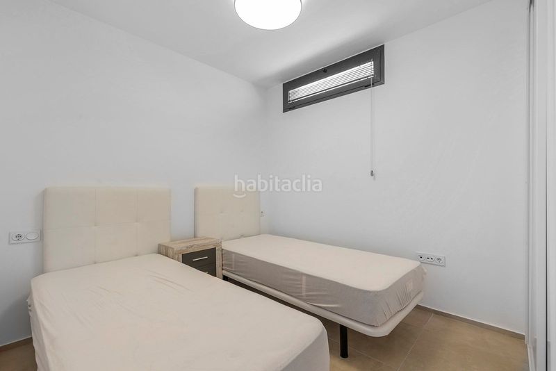Foto 0922a61a-f4a7-462c-87d3-718ef53dfe34. Xalet amb piscina a La Zenia Orihuela