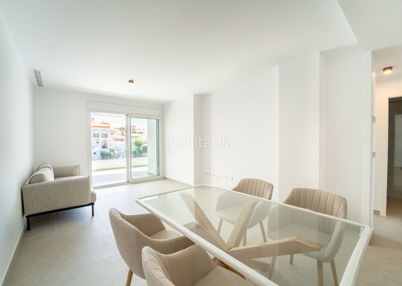 Foto 4cb1779c-1bcd-4e2f-afa0-66c639a30a0f. Apartament amb piscina a Playa Flamenca Orihuela