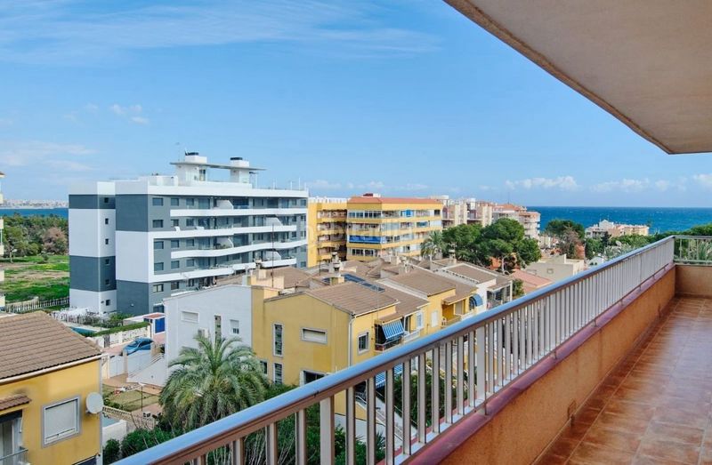 Foto 3fcb9d36-371b-4bc5-ab20-f3dd310d6da1. Apartament amb piscina a Punta Prima Torrevieja