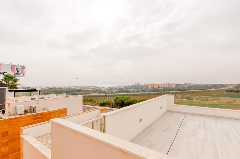 Foto 6785723e-8d25-47b8-bb9d-a2f71fdd1999. Xalet amb piscina a Lomas de Cabo Roig - Los Dolses Orihuela