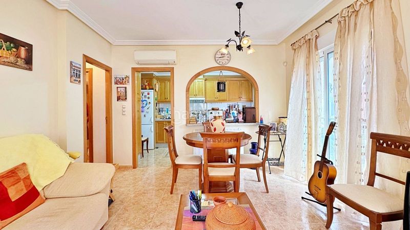 Foto b9ec2503-f272-41ab-9544-a96edf235b3a. Casa adossada a La Zenia Orihuela