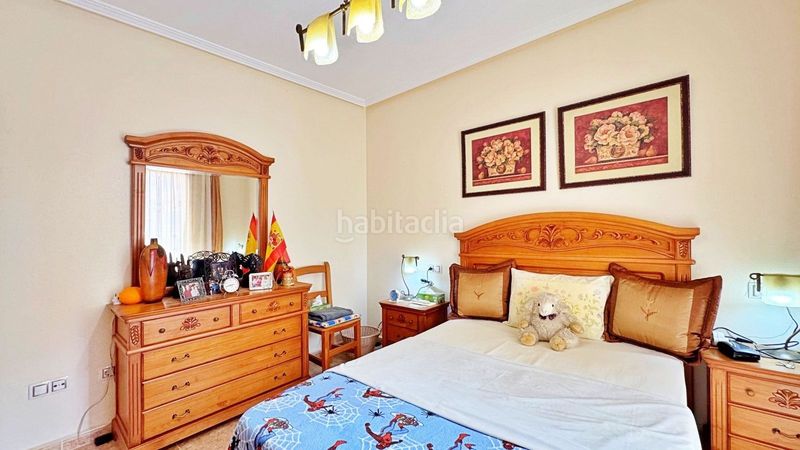 Foto c454dbc3-e7fb-4398-a1fa-d94ecf661485. Casa adossada a La Zenia Orihuela