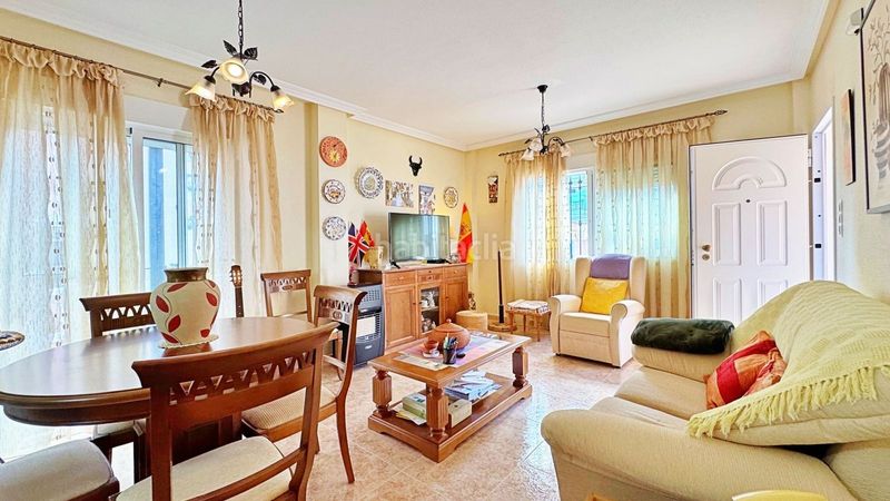 Foto db5d35e7-55f5-4a06-895f-497b2b4d8173. Casa adossada a La Zenia Orihuela