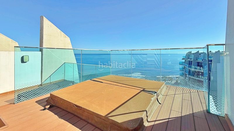 Foto a89f7ca7-a50e-464f-98a4-5f400ca352a0. Àtic amb piscina a Punta Prima Torrevieja