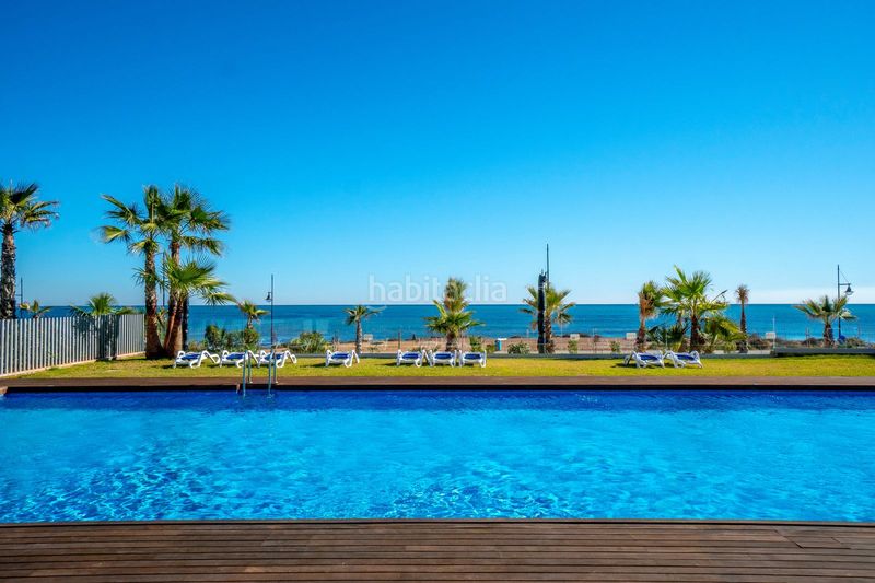Foto 0b118dfb-08bf-4755-88f9-dd2e4c353abe. Àtic amb piscina a Punta Prima Torrevieja