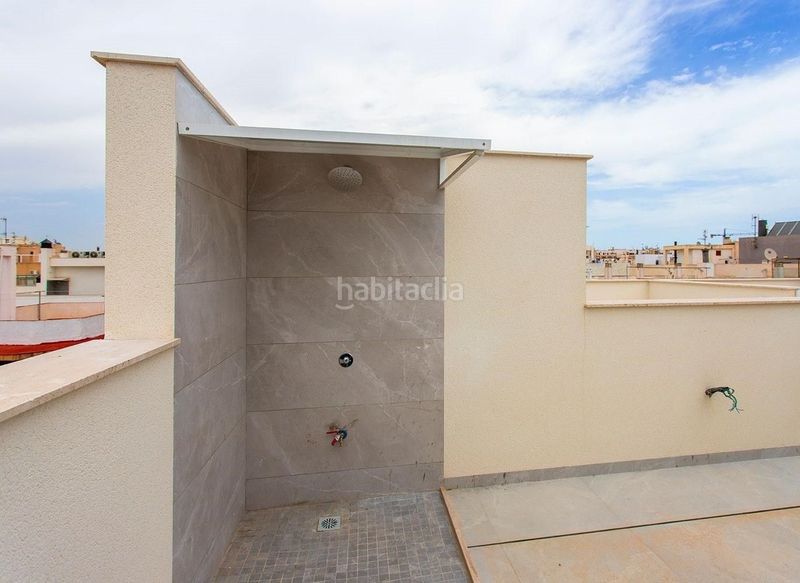Foto 3f7ac9e1-8b88-4013-8f08-74a595769b55. Apartament amb piscina a Las Piscinas Naturales Torrevieja