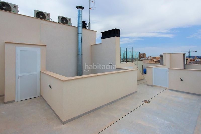 Foto 424c68f6-4ccc-419d-bd80-558b9ea6ee84. Apartament amb piscina a Las Piscinas Naturales Torrevieja