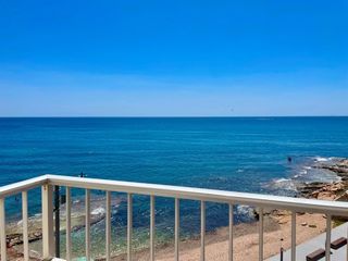 Apartament  N/a. En primera línea con fantásticas vistas al mar!