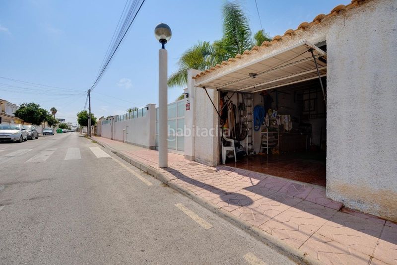Foto 33fa7568-4c94-4766-b27c-b7bc2e16992e. Xalet amb aparcament piscina a Aguamarina Orihuela