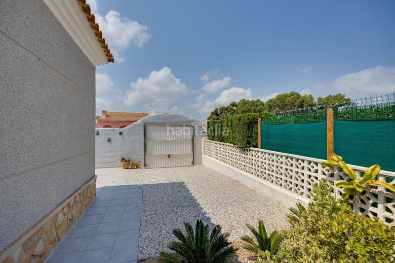 Foto c38b2754-ce50-44aa-896d-afdd155a37b3. Xalet amb aparcament piscina a Aguamarina Orihuela