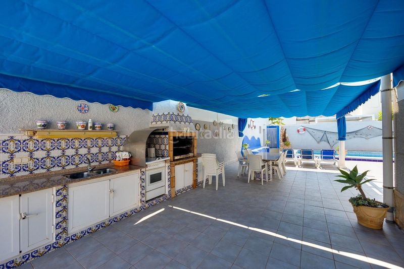 Foto db4dbc2a-00b0-471f-bcd2-823c2c6a5c96. Xalet amb aparcament piscina a Aguamarina Orihuela